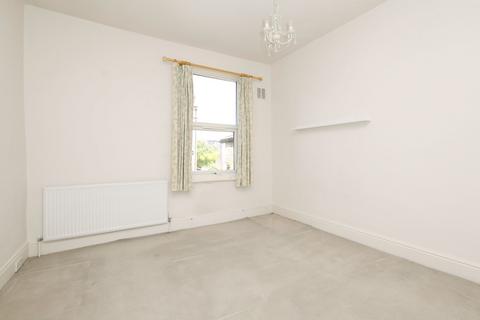 53a Defoe Road, London, N16 0EH