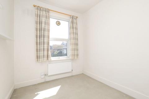 53a Defoe Road, London, N16 0EH