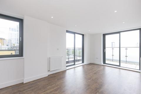 2 bedroom apartment to rent, Amazing Two-Bedroom Penthouse Apartment in Wandsworth