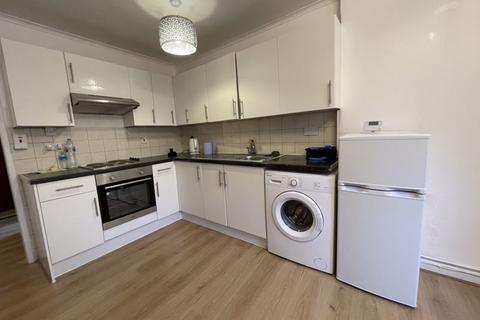 1 bedroom apartment to rent, Station Road, Uxbridge,UB8