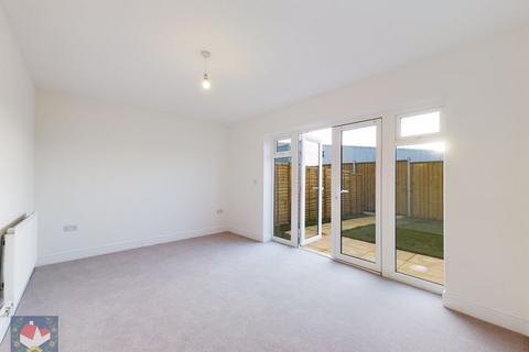 42 Millstone Way, Gloucester, GL1 5QW