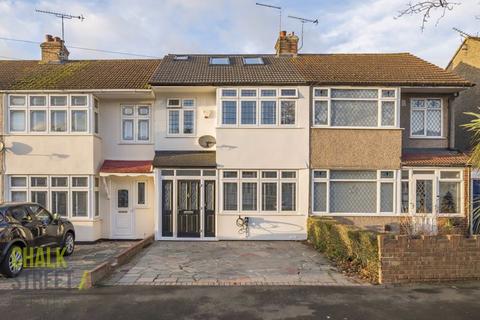 23 Macdonald Avenue, Hornchurch, RM11 2NF