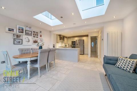 23 Macdonald Avenue, Hornchurch, RM11 2NF
