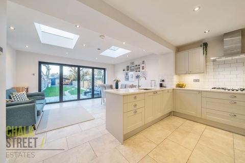 23 Macdonald Avenue, Hornchurch, RM11 2NF