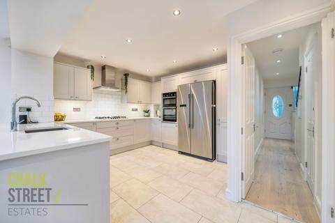 23 Macdonald Avenue, Hornchurch, RM11 2NF