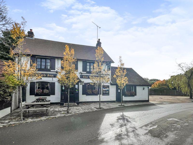 Lambs Green, Horsham 3 bed property for sale £795,000