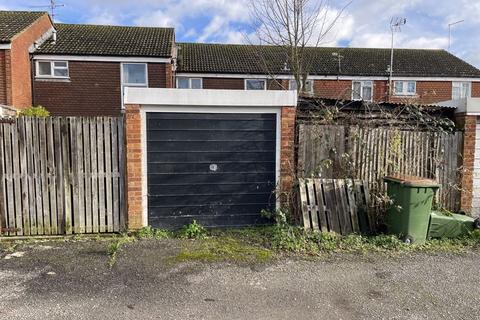3 Anvil Close, Southwater, Horsham, RH13 9HD