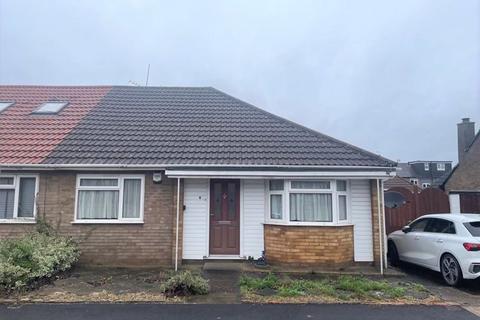 2 bedroom bungalow to rent - Cuffley Close, Luton