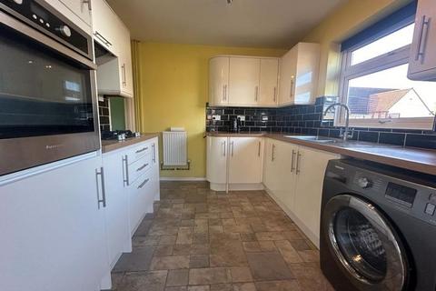 2 bedroom bungalow to rent - Cuffley Close, Luton