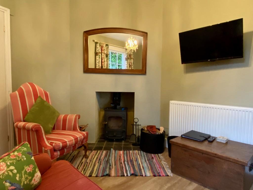 Welton Road, Braunston, Northants. 2 bed detached bungalow £995 pcm