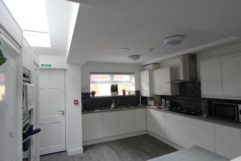 7 bedroom terraced house to rent, Hannan Road, Kensington, Liverpool