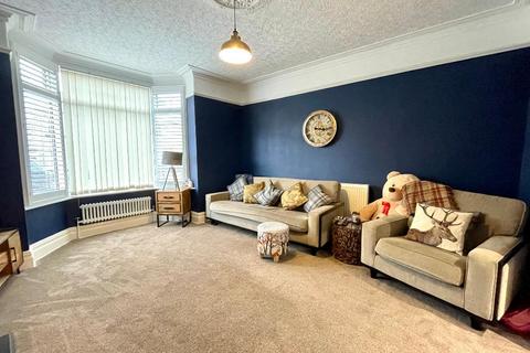 3 bedroom terraced house for sale - Sheffield Road, Birdwell, Barnsley, South Yorkshire, S70 5TG