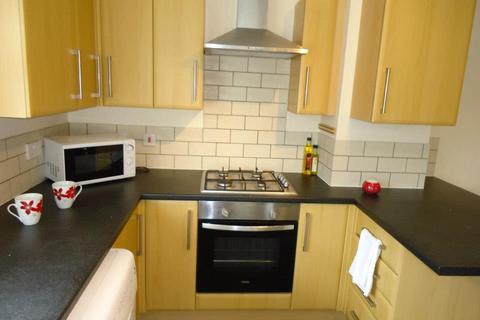4 bedroom house share to rent - Dogfield Street, Cathays, Cardiff