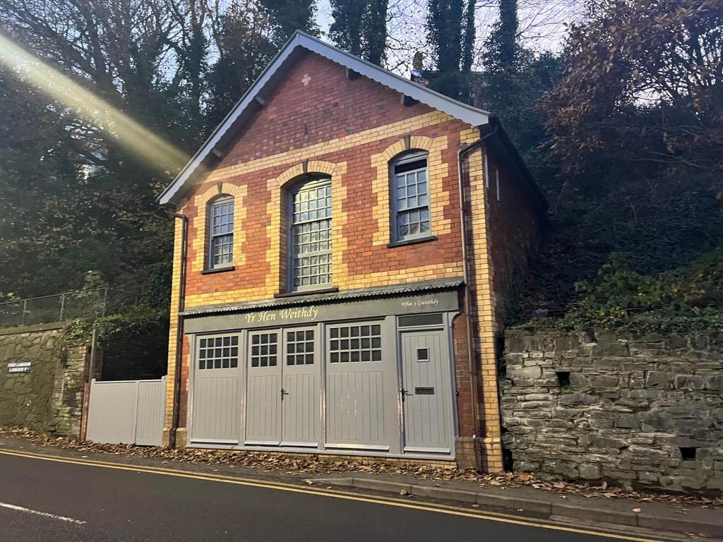 Yr Hen Weithdy Unit, Aberystwyth, Property £400 pcm (£92 pw)