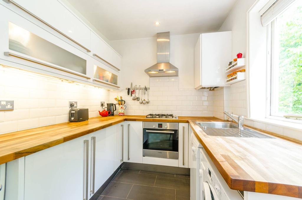 Kings Avenue, Muswell Hill, London, N10 2 bed flat £1,950 pcm (£450 pw)