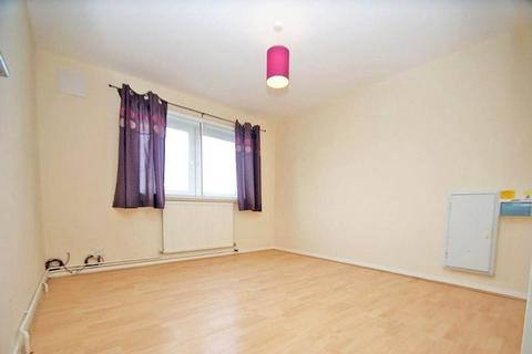 1 bedroom apartment to rent, Bateman Close, Barking, IG11