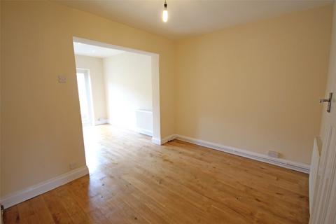 3 bedroom terraced house to rent - Southern Drive, Loughton, IG10