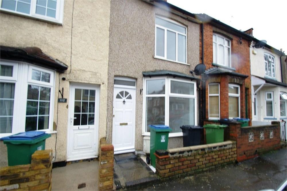 Harwoods Road, Watford, WD18 2 bed terraced house £1,500 pcm (£346 pw)