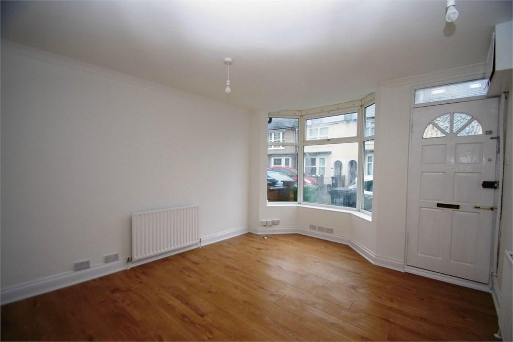 Harwoods Road, Watford, WD18 2 bed terraced house £1,500 pcm (£346 pw)