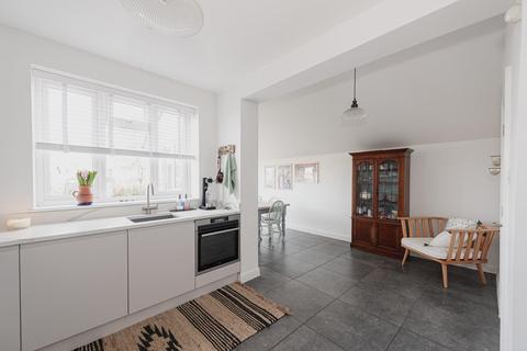 7 Rutherwyke Close, Epsom, KT17 2NA