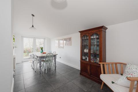 7 Rutherwyke Close, Epsom, KT17 2NA