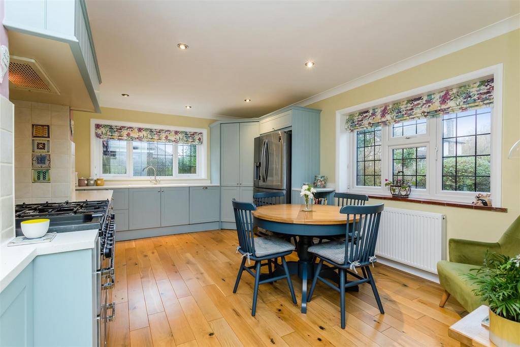 Hartfield Road, Seaford 4 bed detached house £945,000