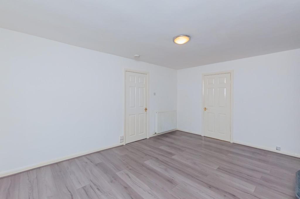 Ormiston Drive, Alloa 1 bed flat £495 pcm (£114 pw)