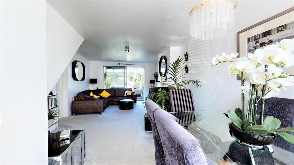 Rookery Way, Whitchurch 3 bed semidetached house £370,000