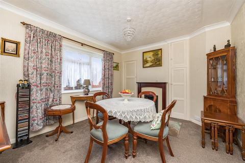 86 Denton Drive, Brighton, BN1 8DL