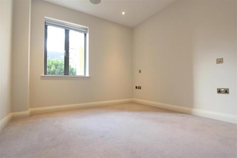 2 bedroom flat for sale - Elysium Court, Waverley Road, Enfield, EN2