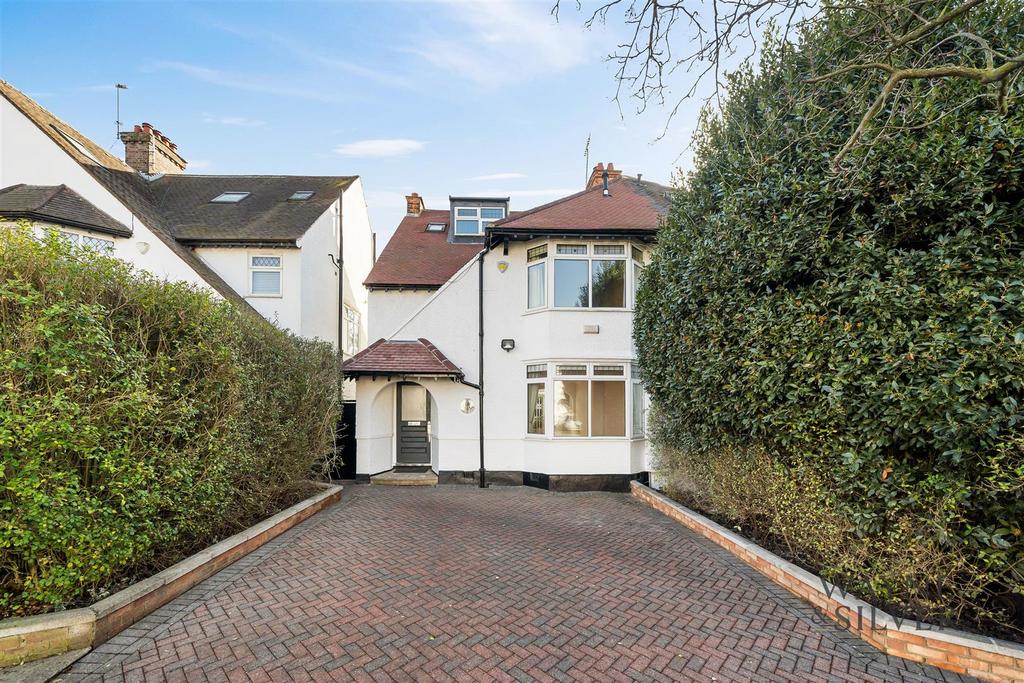 Corringham Road, Hampstead Garden... 6 bed semidetached house £6,500