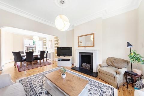 7 Beverstone Road, London, SW2 5AL