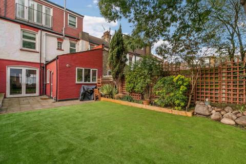 7 Beverstone Road, London, SW2 5AL