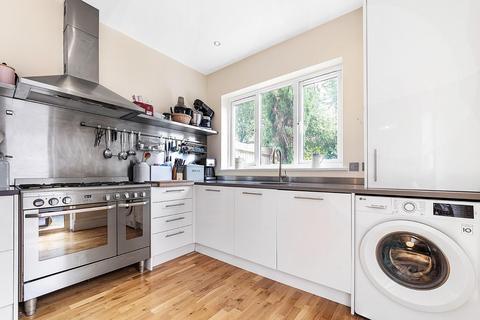 7 Beverstone Road, London, SW2 5AL