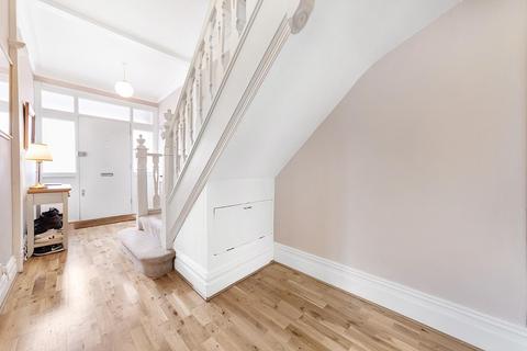 7 Beverstone Road, London, SW2 5AL