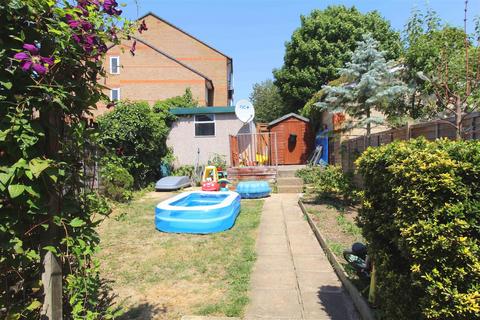 17 Avon Close, Sutton, SM1 4PT