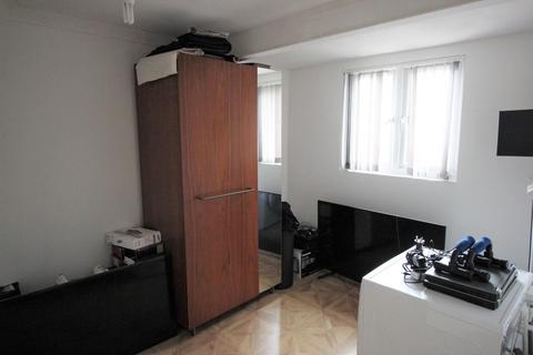 23 Rushdene, London, SE2 9RP