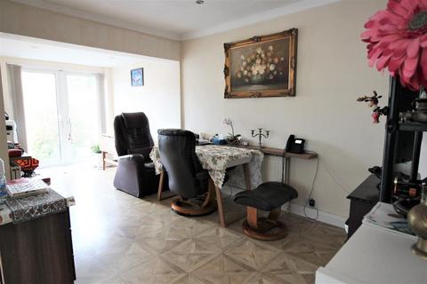 23 Rushdene, London, SE2 9RP