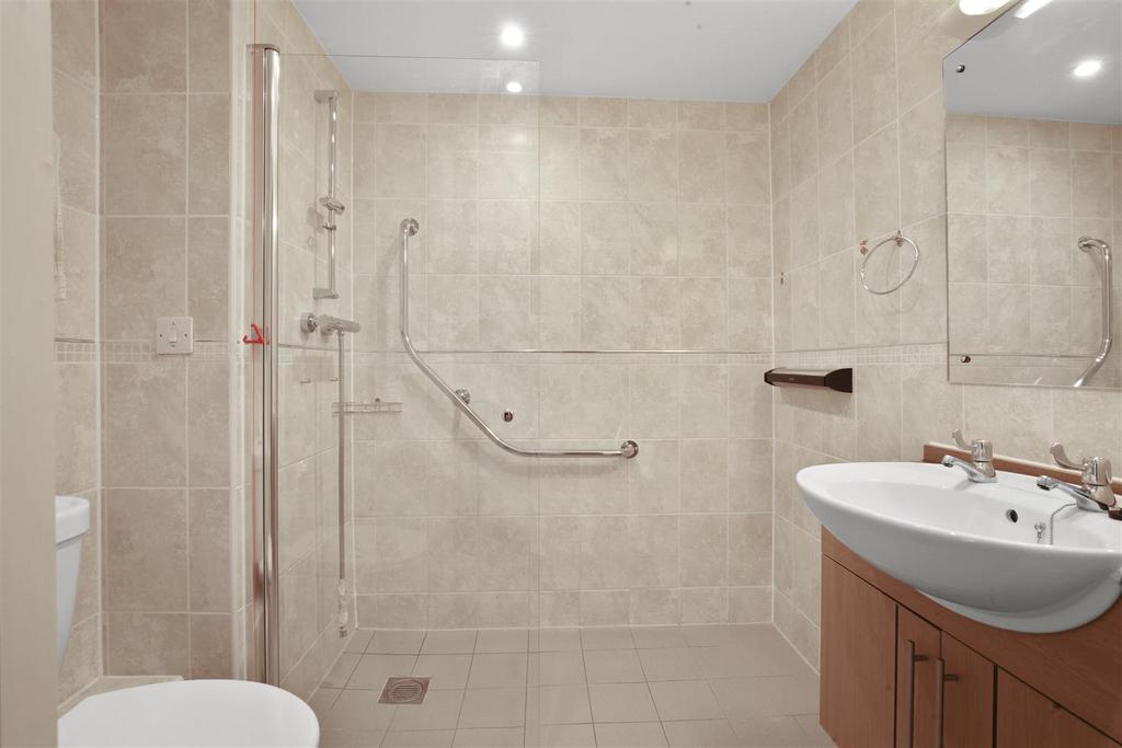 Shower Room.jpg
