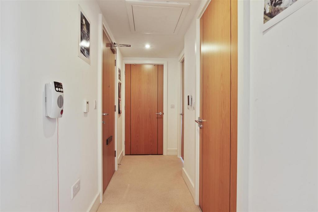 Hallway.jpg