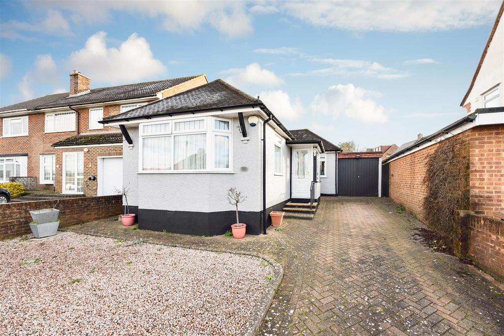 Partridge Mead, Banstead 2 bed detached bungalow £600,000