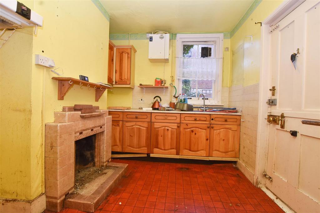 Firle Road, Eastbourne 2 bed terraced house for sale £250,000