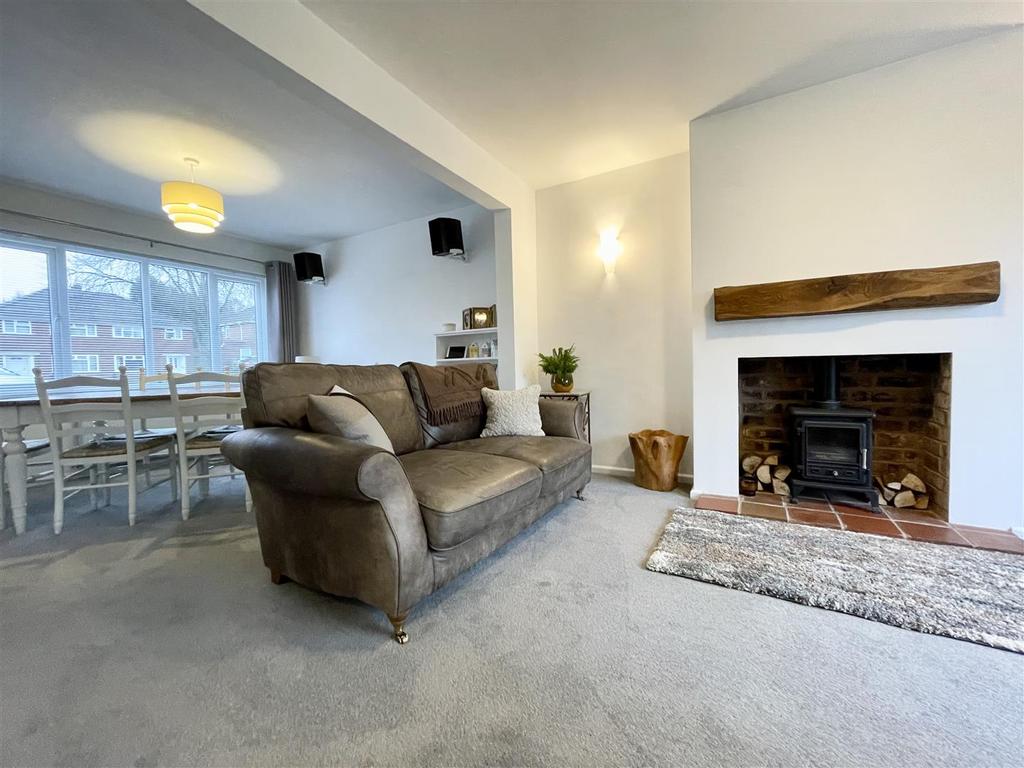 Huntingtree Road, Halesowen 3 bed semidetached house £290,000