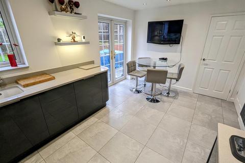12 Auden Close, Galley Common, Nuneaton, CV10 9RP