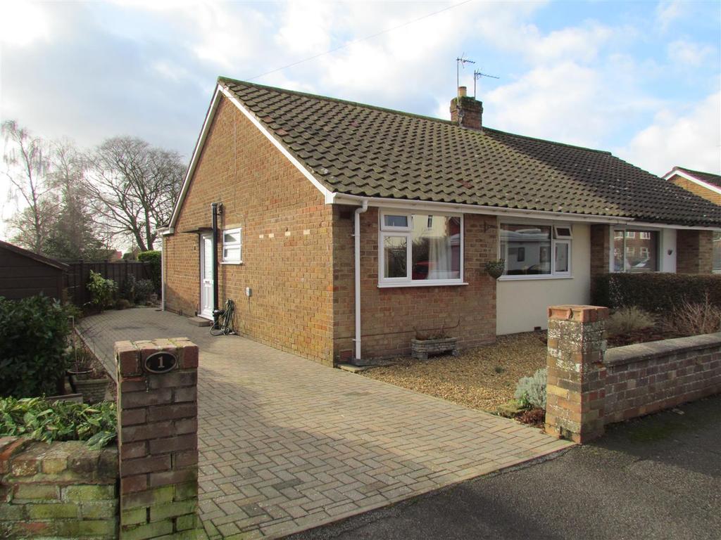 Westlands, Pickering 2 bed semidetached bungalow £210,000