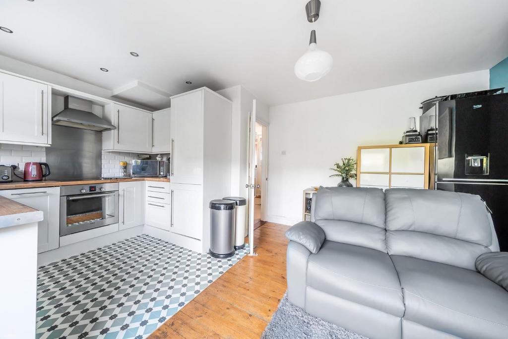 Jackson Avenue, Rochester 3 bed terraced house £360,000