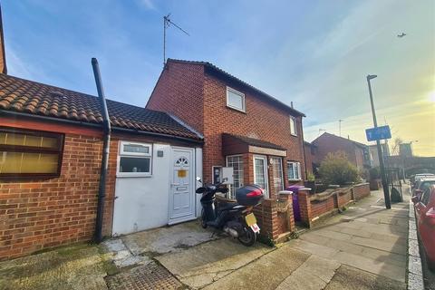 104 Finnis Street, London, E2 0DX