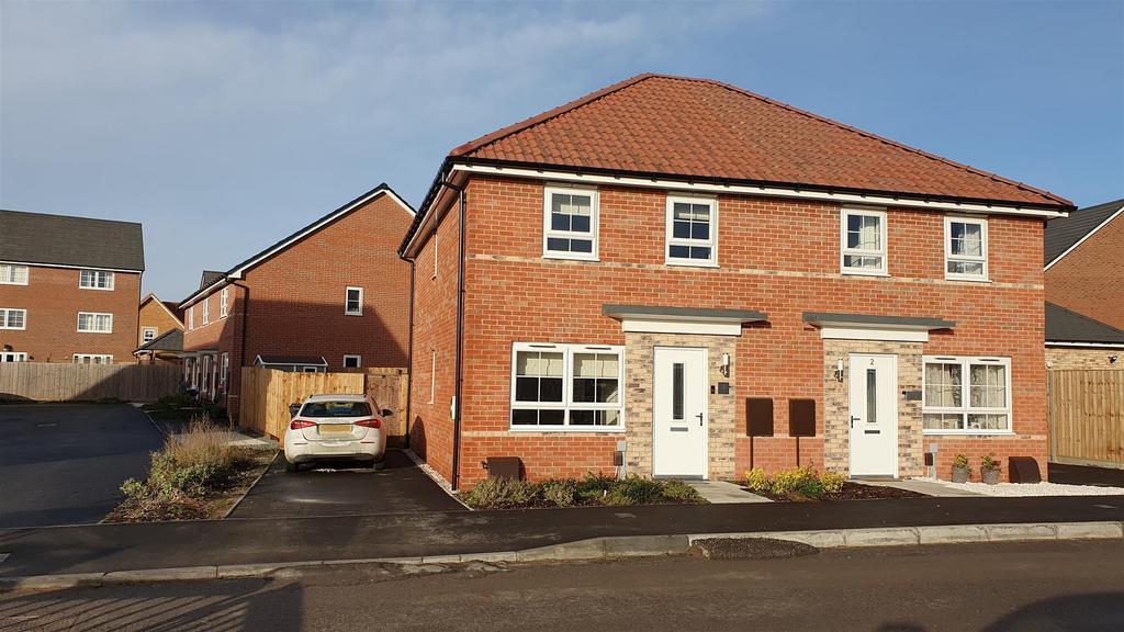 Henshaw Drive, Bingham 3 bed semidetached house £289,995
