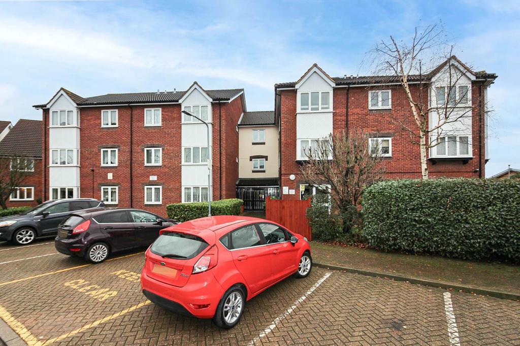 Cunningham Close, Romford 1 bed retirement property for sale £95,000