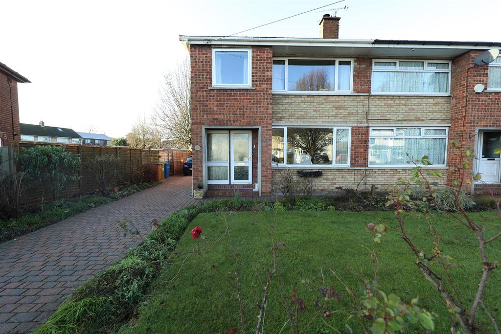 Park Lane, Cottingham 3 bed semidetached house £190,000